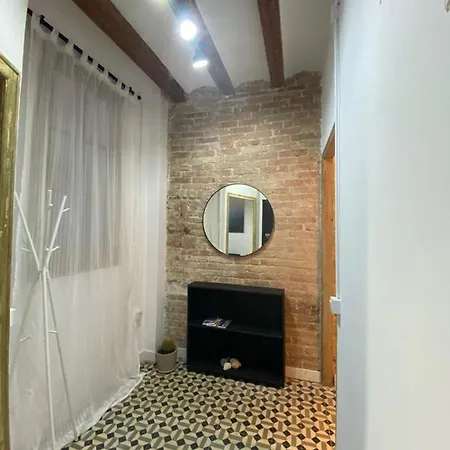 Apartment Spacious Modern In The Vibrant El Raval Barcelona
