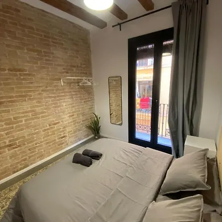Spacious Modern In The Vibrant El Raval Apartment Barcelona